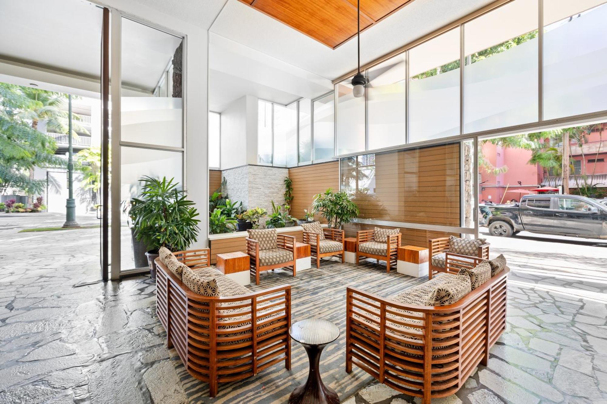 Steps To Waikiki Beach! Newly Renovated With 75" Tv Honolulu Exterior foto