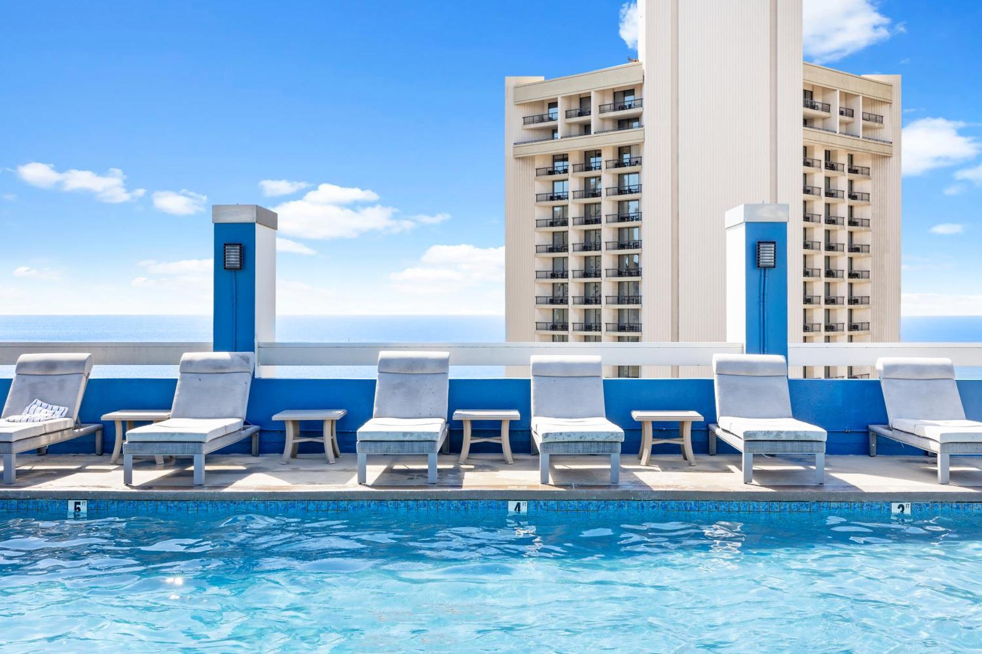 Steps To Waikiki Beach! Newly Renovated With 75" Tv Honolulu Exterior foto