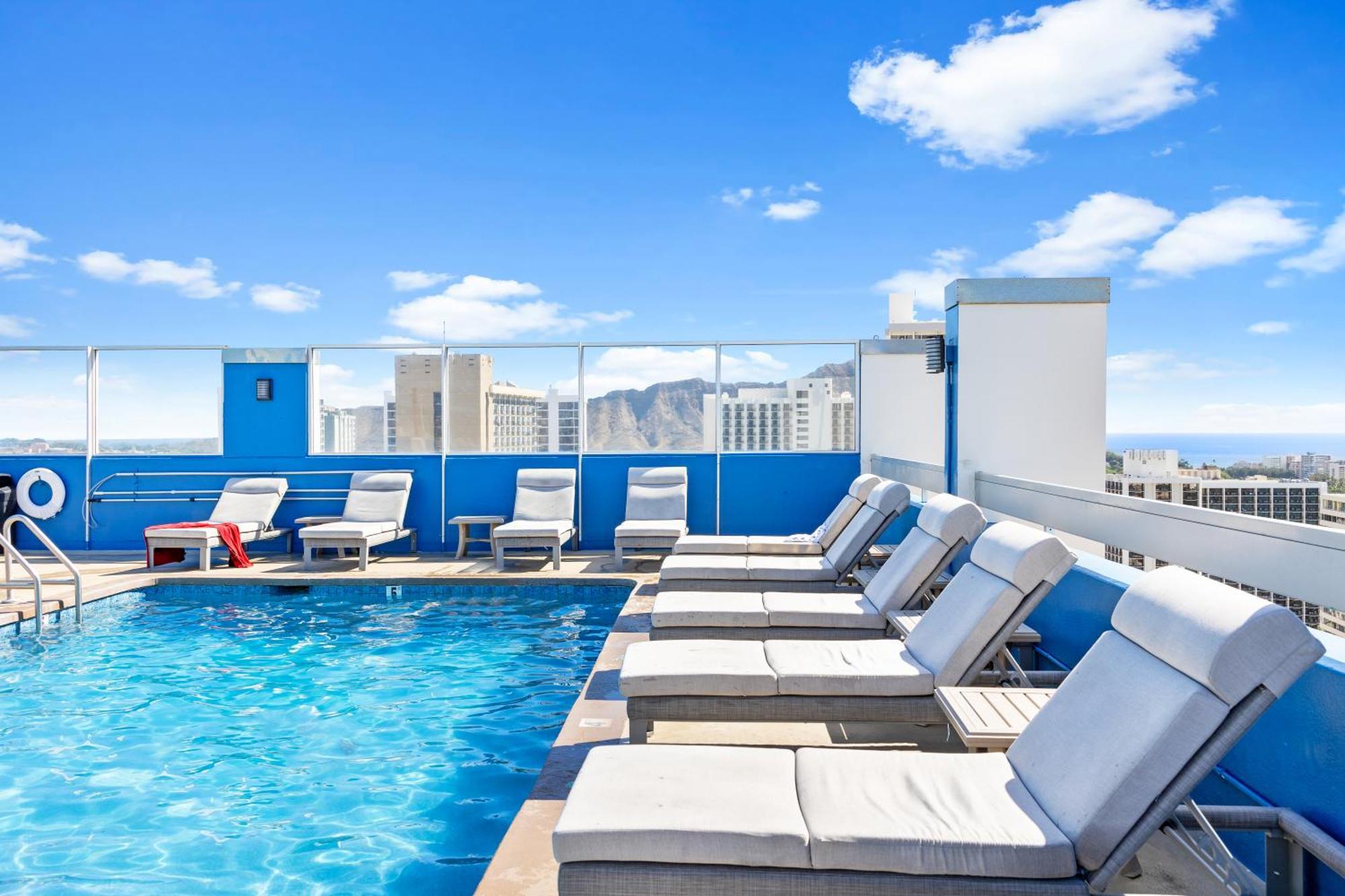 Steps To Waikiki Beach! Newly Renovated With 75" Tv Honolulu Exterior foto